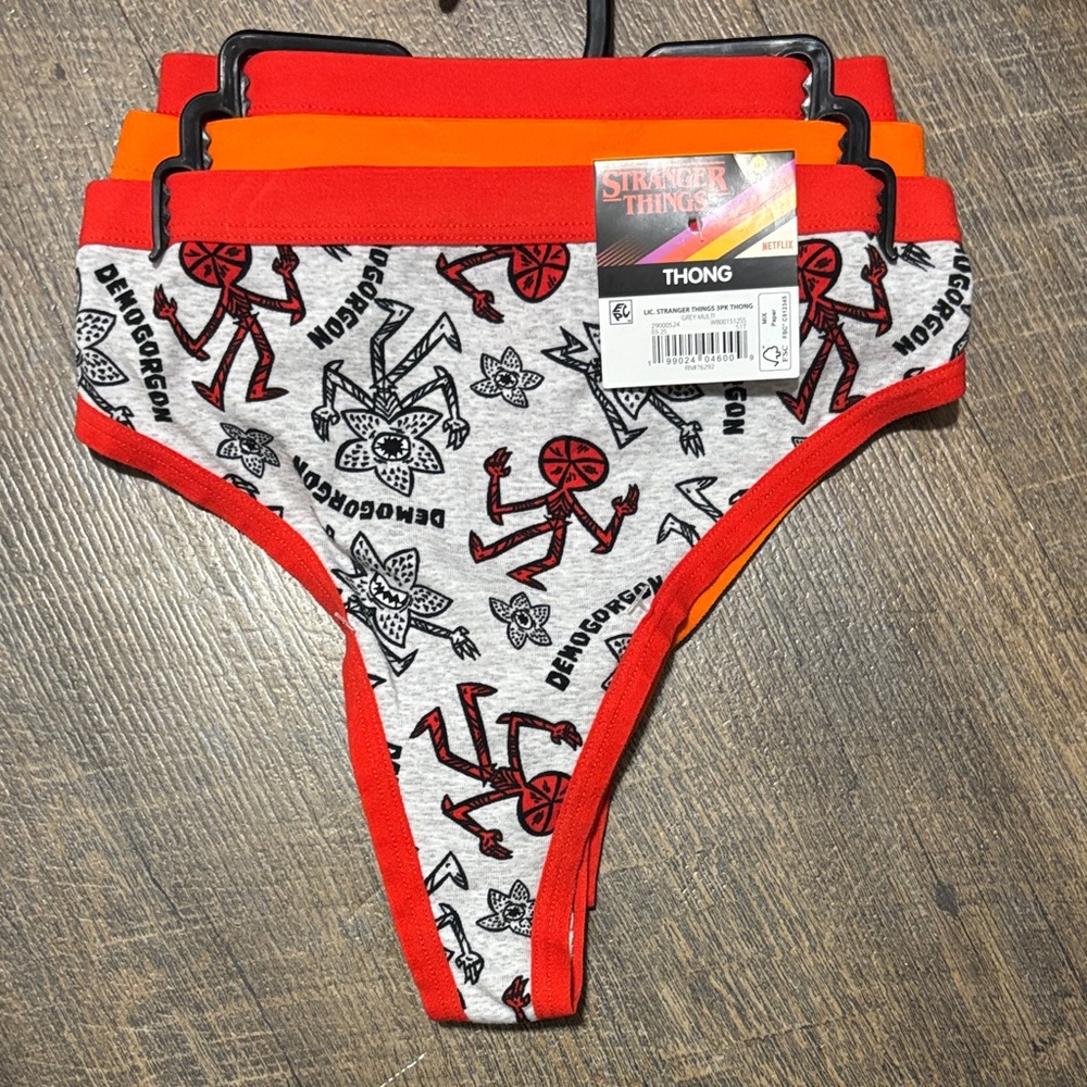 Stranger‎ things 3pack thongs nwt  Red grey orange panties